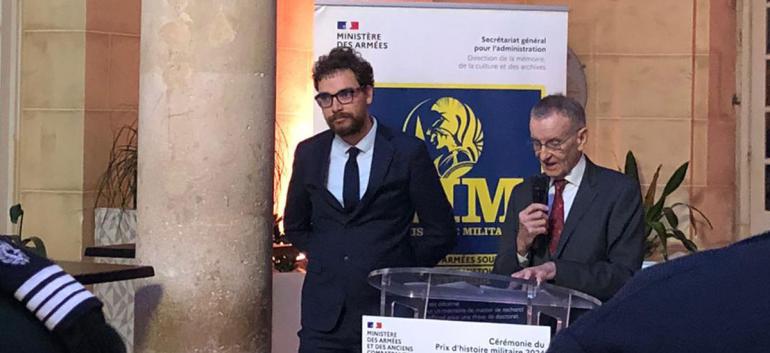 Olivier Aranda reçoit un prix