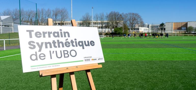 Terrain synthétique de l'UBO